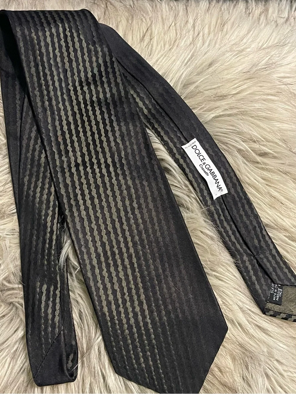 Dolce Gabana Carvatte 100%  silk necktie made in Italy